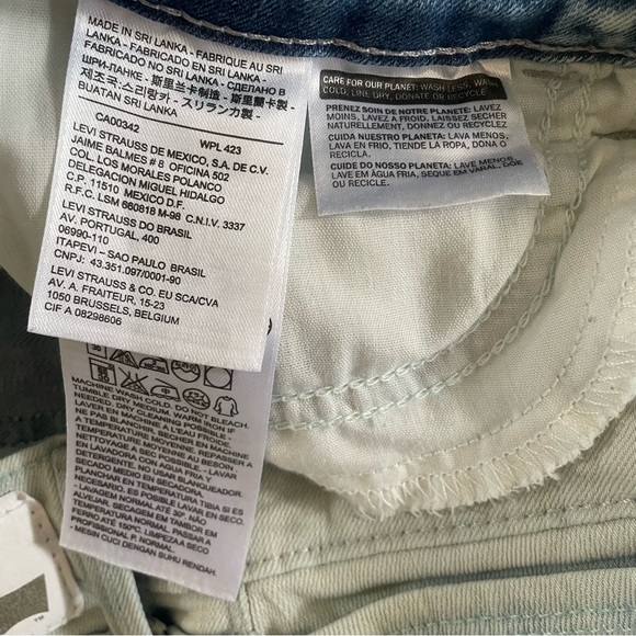 Levi’s Legging Jean Bleach Light Wash Zipper Leg Opening Women’s Size 28 - Picture 3 of 6